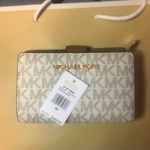 Michael Kors Bifold Zip Coin Wallet